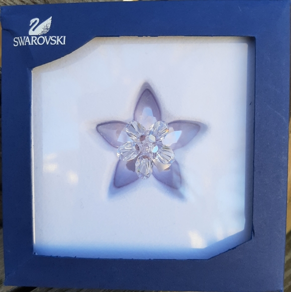Swarovski crystal sparkling flower
